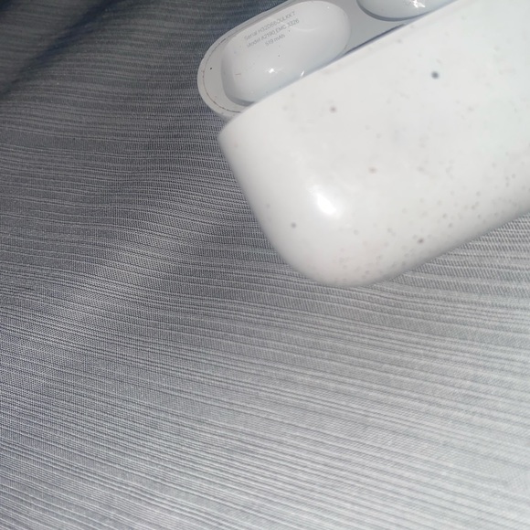 Apple AirPods Pro case